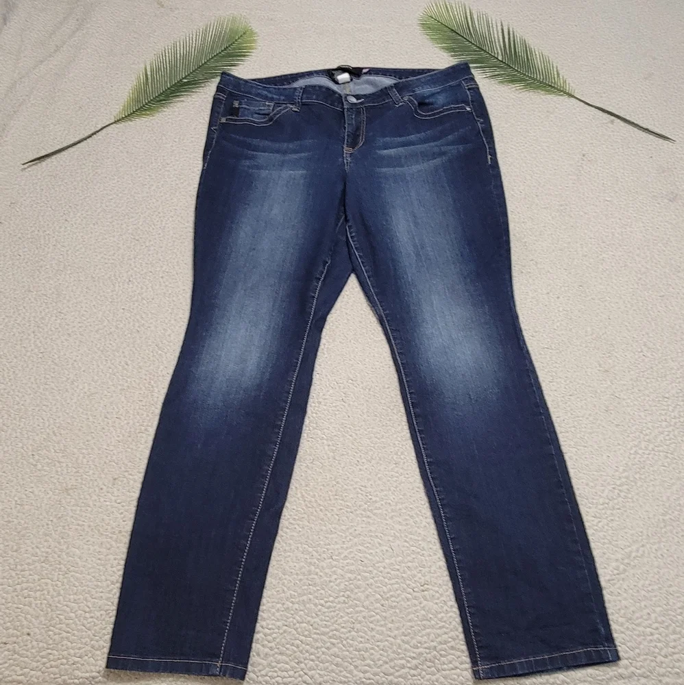 Torrid Denim‎ Straight Leg Stretchy Jeans 20R